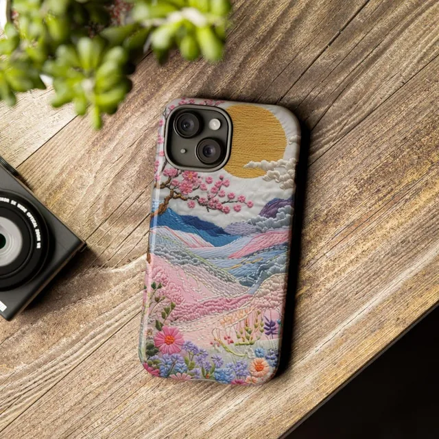 Handyhülle „Gestickte Landschaft“: Hülle mit Kirschblüten-Landschaft im Stickerei-Look
